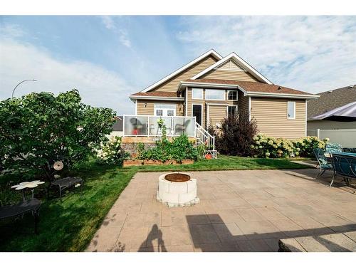 7101 Cobb Street, Lacombe, AB - Outdoor