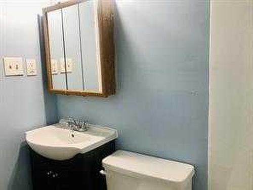 605-4719 33 Street, Red Deer, AB - Indoor Photo Showing Bathroom