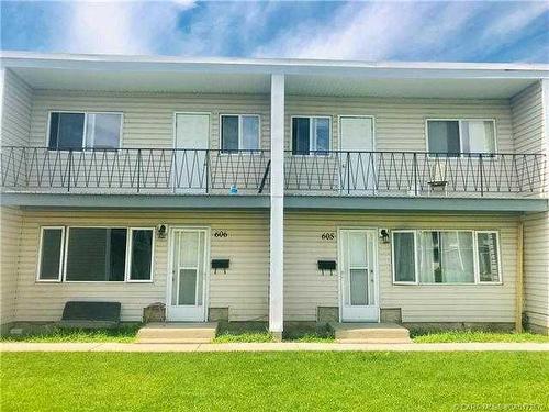 605-4719 33 Street, Red Deer, AB - Outdoor With Balcony