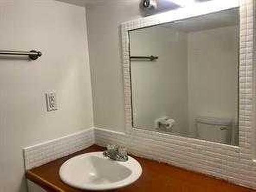 605-4719 33 Street, Red Deer, AB - Indoor Photo Showing Bathroom