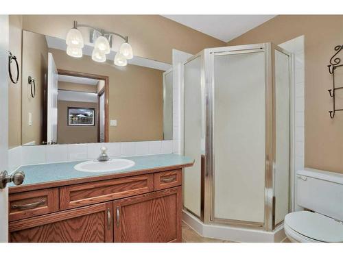 97 Kingston Drive, Red Deer, AB - Indoor Photo Showing Bathroom