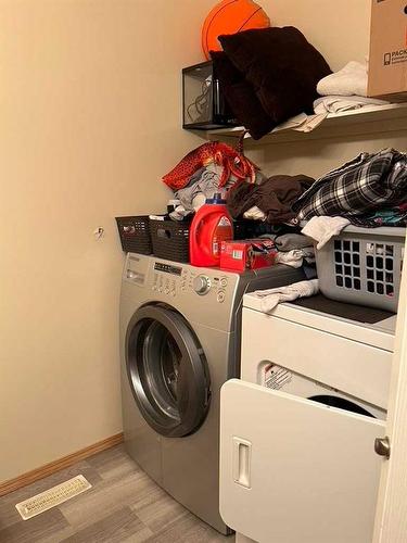 327 Addington Drive, Red Deer, AB - Indoor Photo Showing Laundry Room