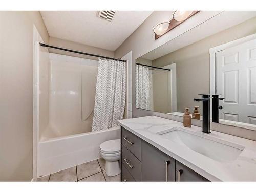 4609 44 Street, Sylvan Lake, AB - Indoor Photo Showing Bathroom