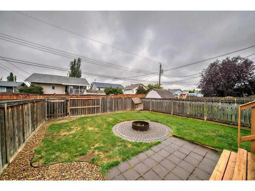 4609 44 Street, Sylvan Lake, AB - Outdoor With Backyard