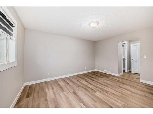 4609 44 Street, Sylvan Lake, AB - Indoor Photo Showing Other Room