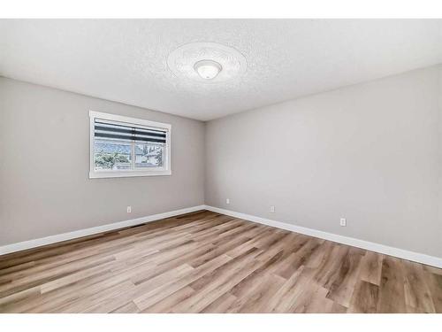 4609 44 Street, Sylvan Lake, AB - Indoor Photo Showing Other Room