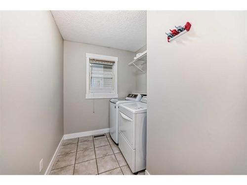 4609 44 Street, Sylvan Lake, AB - Indoor Photo Showing Laundry Room