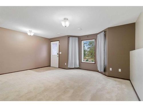 65 Rolling Hills Ridge, Blackfalds, AB - Indoor Photo Showing Other Room