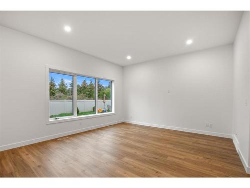 135 Ellington Crescent, Red Deer, AB - Indoor Photo Showing Other Room