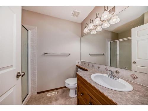 10-51 Carpenter Street, Red Deer, AB - Indoor Photo Showing Bathroom