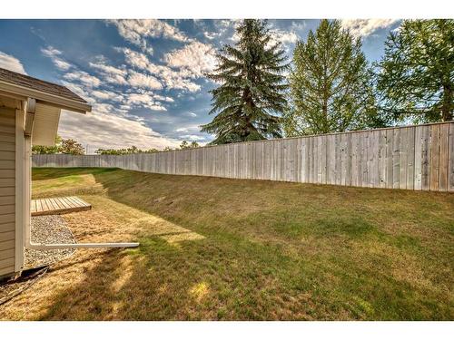 10-51 Carpenter Street, Red Deer, AB - Outdoor