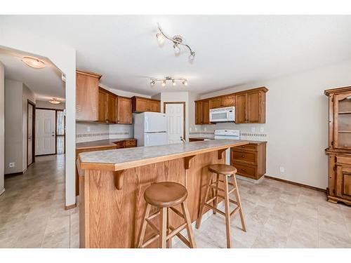 10-51 Carpenter Street, Red Deer, AB - Indoor Photo Showing Kitchen