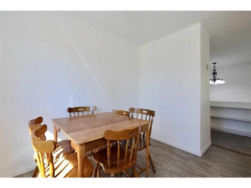 4806B 48 Avenue, Forestburg, AB - Indoor Photo Showing Dining Room