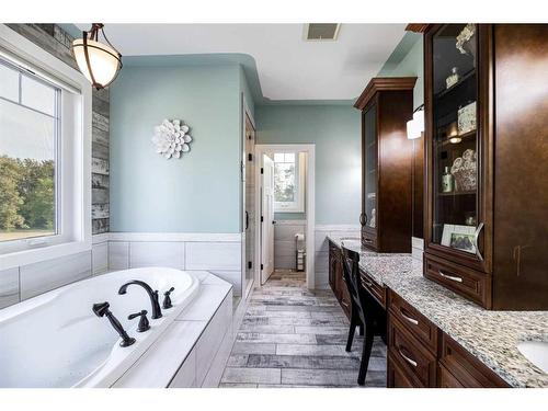 38302 Range Road 22, Rural Red Deer County, AB - Indoor Photo Showing Bathroom