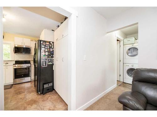 38302 Range Road 22, Rural Red Deer County, AB - Indoor Photo Showing Laundry Room