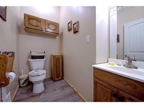 445075 Range Road 10, Rural Ponoka County, AB - Indoor Photo Showing Bathroom