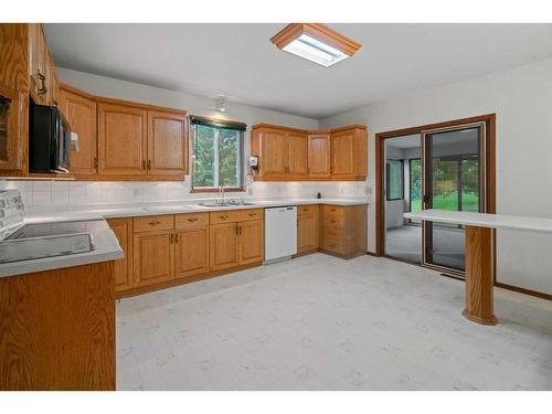 49284 Range Road 222, Rural Camrose County, AB - Indoor Photo Showing Kitchen