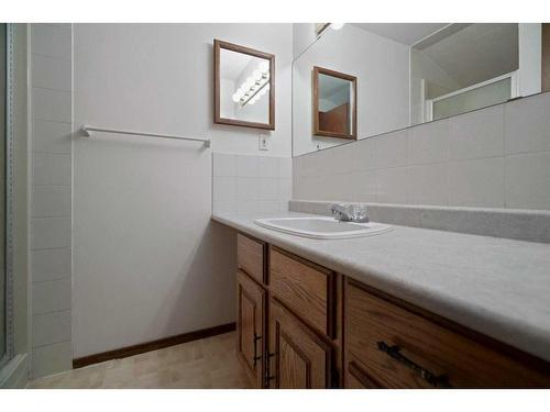 49284 Range Road 222, Rural Camrose County, AB - Indoor Photo Showing Bathroom