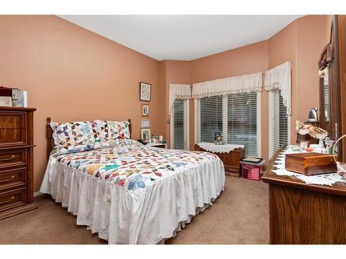 19-5405 39 Avenue, Camrose, AB - Indoor Photo Showing Bedroom