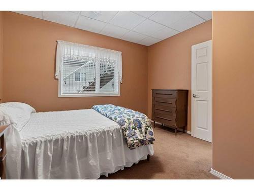 19-5405 39 Avenue, Camrose, AB - Indoor Photo Showing Bedroom