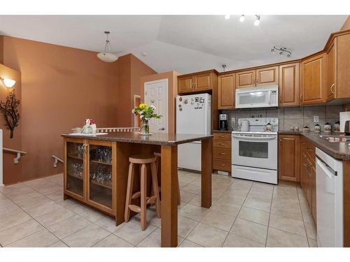 19-5405 39 Avenue, Camrose, AB - Indoor Photo Showing Kitchen With Double Sink