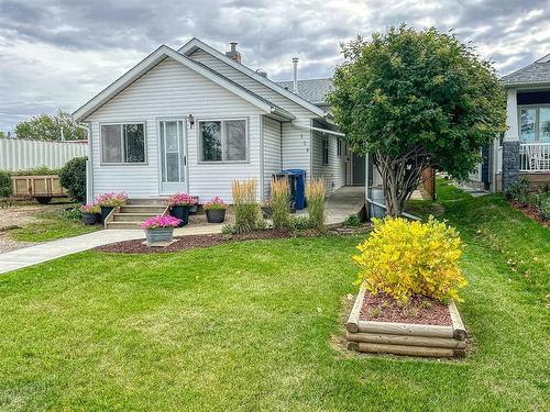 228 2 Avenue Ne, Three Hills, AB - Outdoor