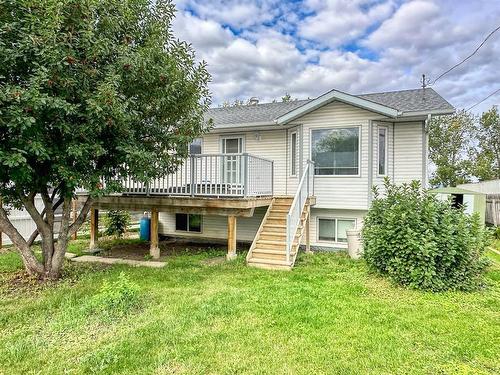 228 2 Avenue Ne, Three Hills, AB - Outdoor With Deck Patio Veranda