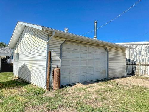 228 2 Avenue Ne, Three Hills, AB - Outdoor With Exterior