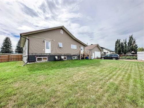 6018 52 Avenue, Stettler, AB - Outdoor