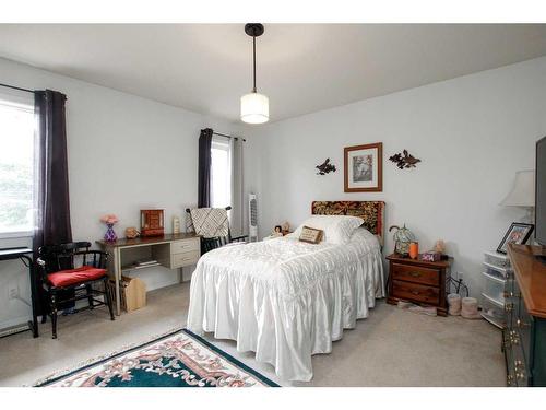 85 Kendrew Drive, Red Deer, AB - Indoor Photo Showing Bedroom