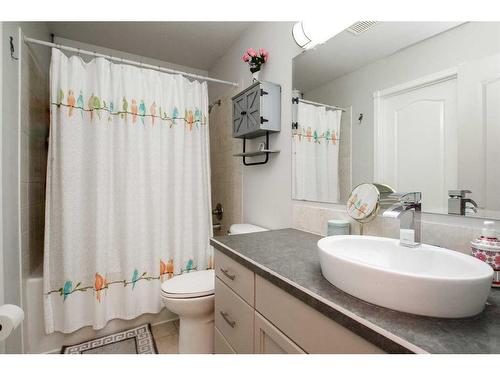 85 Kendrew Drive, Red Deer, AB - Indoor Photo Showing Bathroom