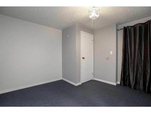 85 Kendrew Drive, Red Deer, AB - Indoor Photo Showing Other Room