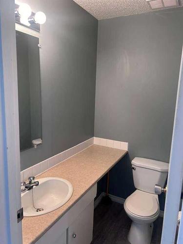 47 97 Avenue, Grande Cache, AB - Indoor Photo Showing Bathroom