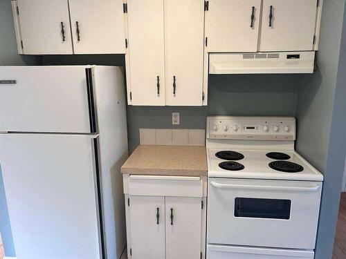 47 97 Avenue, Grande Cache, AB - Indoor Photo Showing Kitchen