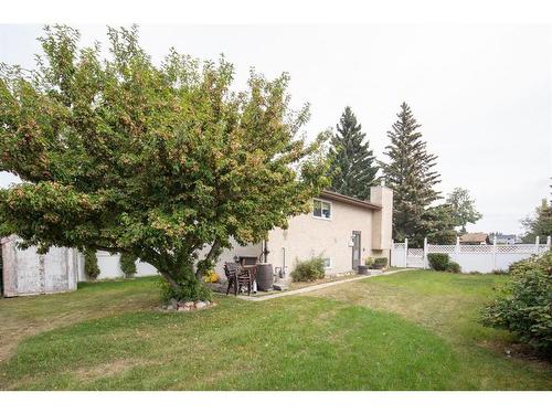 32 Rutherford Drive, Red Deer, AB - Outdoor