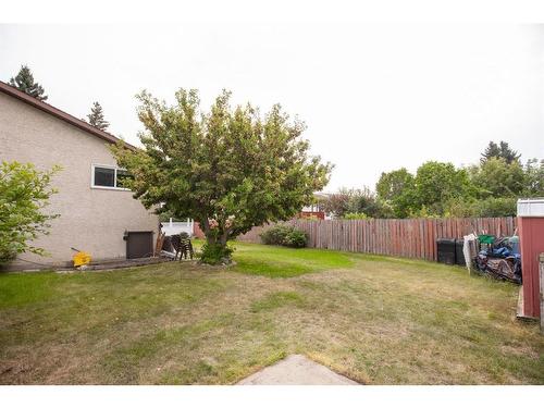 32 Rutherford Drive, Red Deer, AB - Outdoor