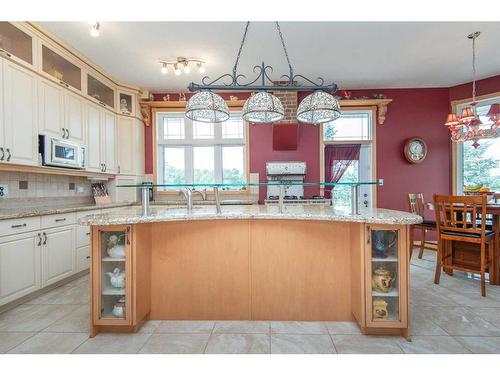 36075 Range Road 281, Rural Red Deer County, AB - Indoor Photo Showing Kitchen