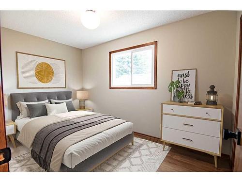 33 Munro Crescent, Red Deer, AB - Indoor Photo Showing Bedroom