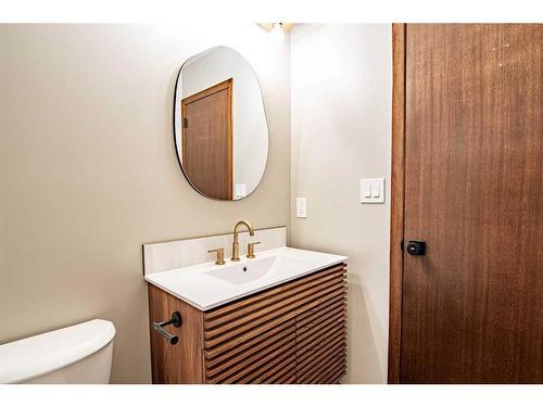 33 Munro Crescent, Red Deer, AB - Indoor Photo Showing Bathroom