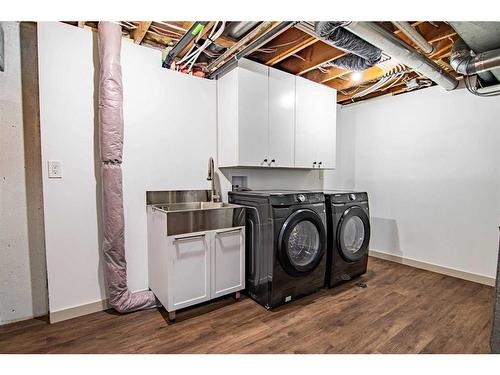 33 Munro Crescent, Red Deer, AB - Indoor Photo Showing Laundry Room