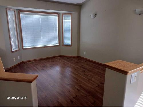 366 Duston Street, Red Deer, AB - Indoor Photo Showing Other Room