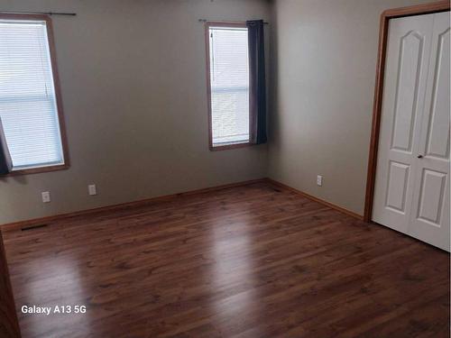 366 Duston Street, Red Deer, AB - Indoor Photo Showing Other Room