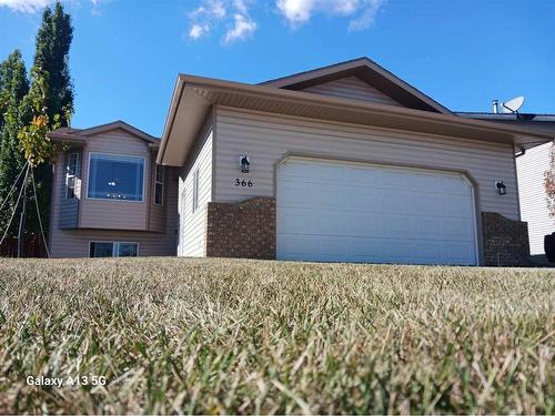 366 Duston Street, Red Deer, AB - Outdoor