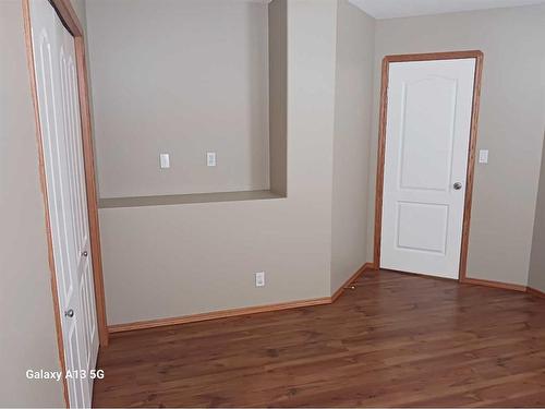 366 Duston Street, Red Deer, AB - Indoor Photo Showing Other Room