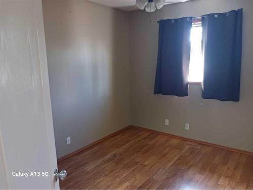 366 Duston Street, Red Deer, AB - Indoor Photo Showing Other Room