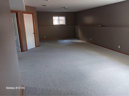 366 Duston Street, Red Deer, AB - Indoor Photo Showing Other Room