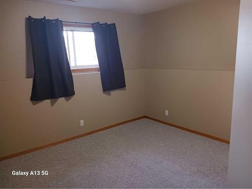 366 Duston Street, Red Deer, AB - Indoor Photo Showing Other Room