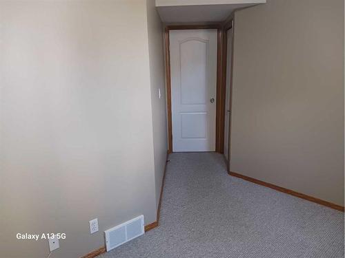 366 Duston Street, Red Deer, AB - Indoor Photo Showing Other Room