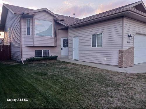 366 Duston Street, Red Deer, AB - Outdoor