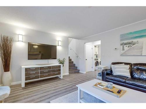 25 Dumas Crescent, Red Deer, AB - Indoor Photo Showing Living Room